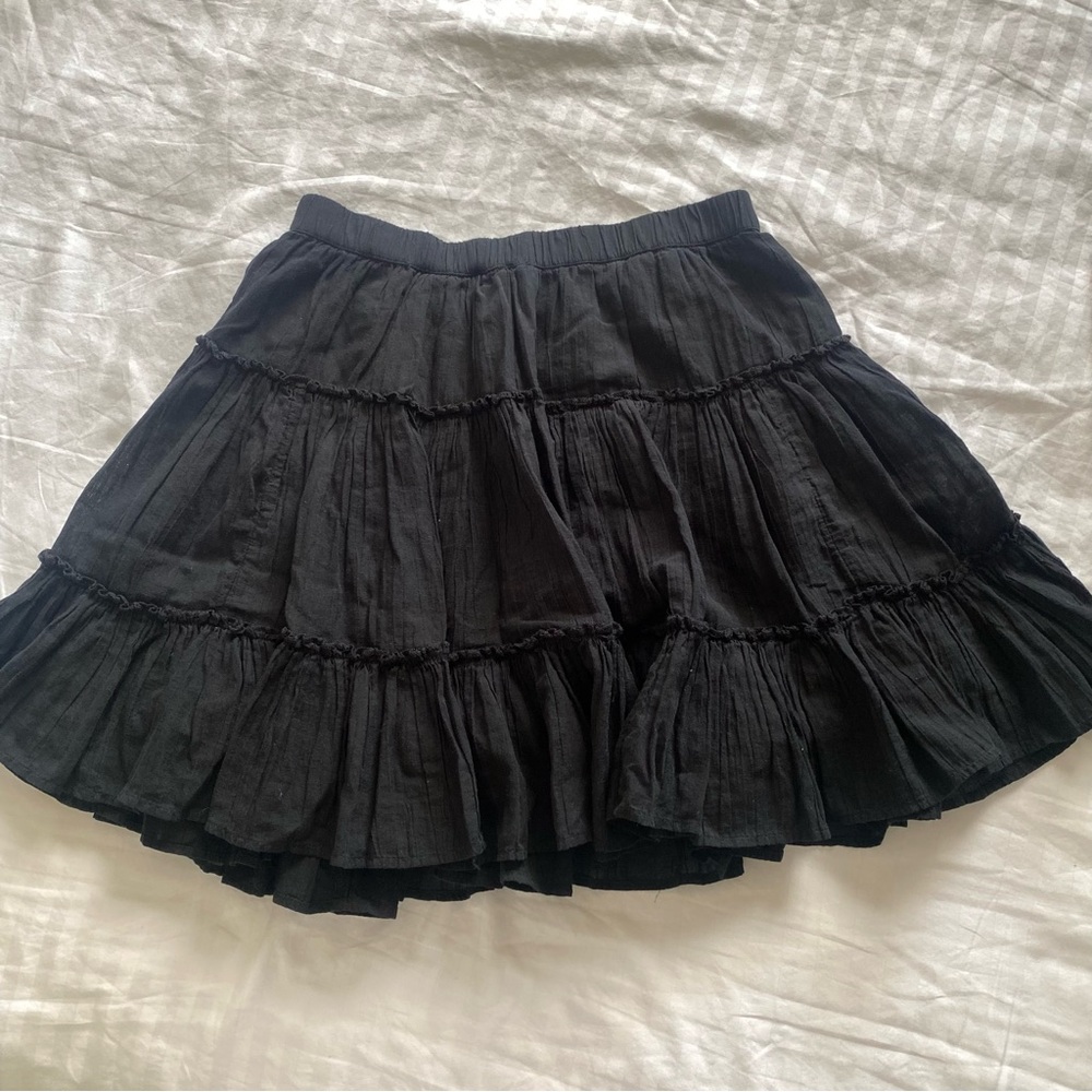 Black Tiered Skirt. It has no tags but it is American Eagle size Small